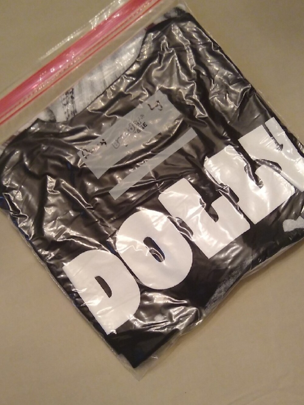 Dolly Parton T-Shirt - Picture 6 of 6